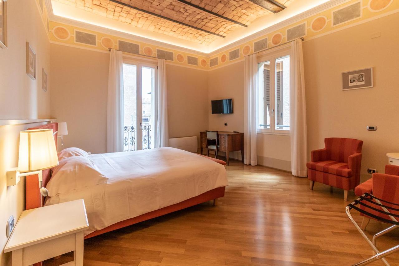 Casa Isolani Luxury Rooms Piazza Maggiore Bologna Exterior photo