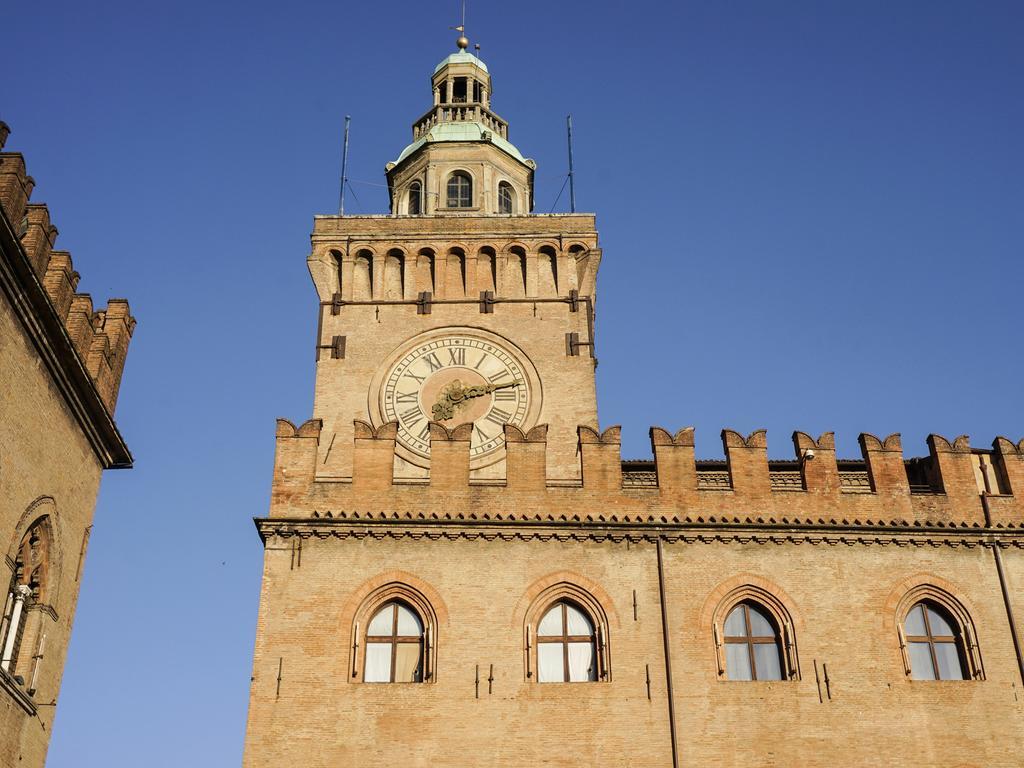 Casa Isolani Luxury Rooms Piazza Maggiore Bologna Exterior photo