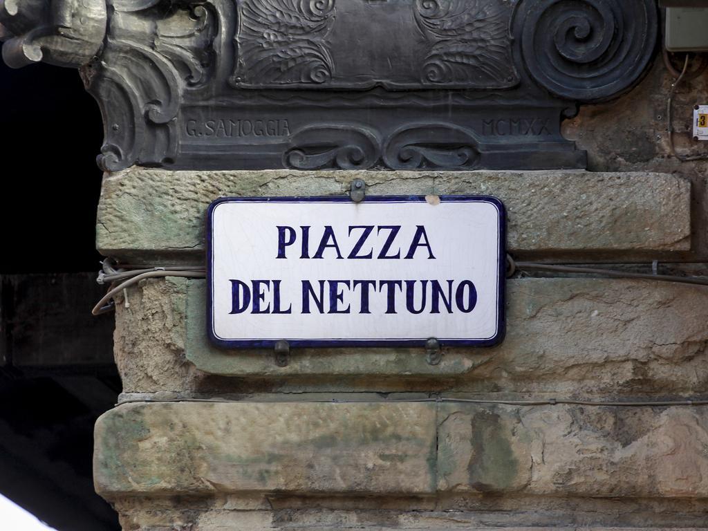 Casa Isolani Luxury Rooms Piazza Maggiore Bologna Exterior photo